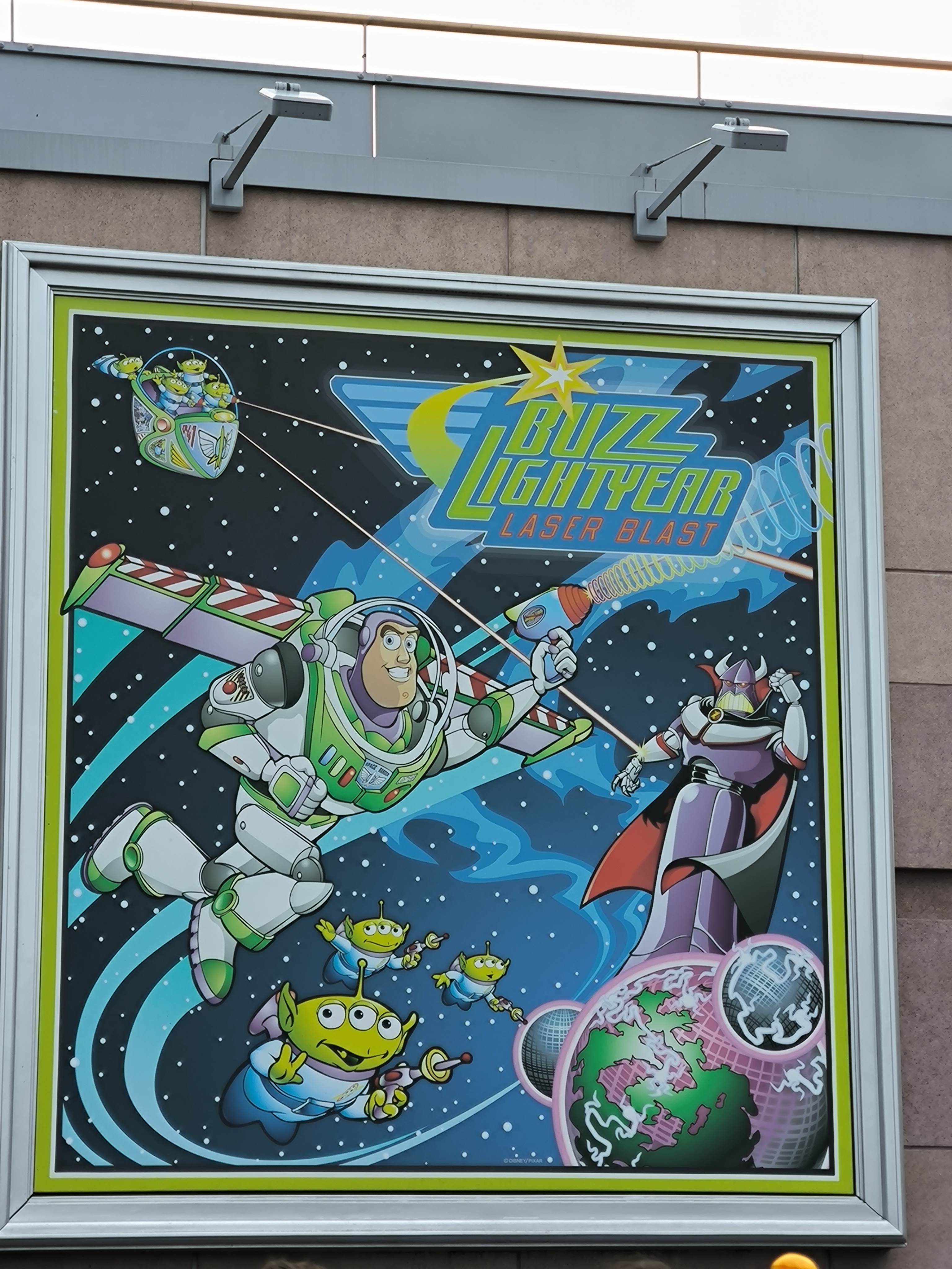 Zur Verdauung eine Runde Buzz Lightyear Laser Blast entspricht dem Mousse au chocolat im Phantasialand