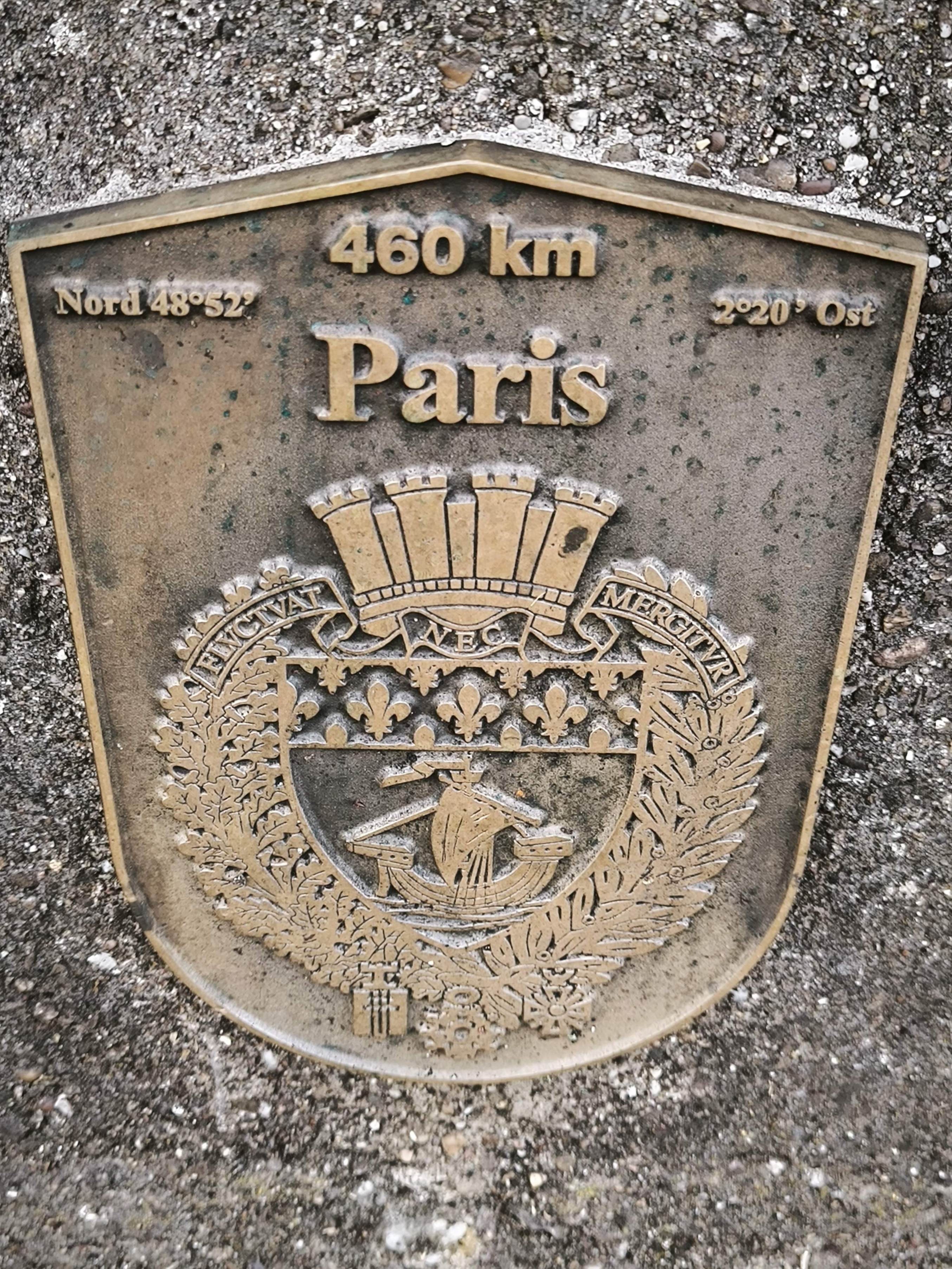 Von der Aussichtsplattform... 🥾 bis nach Paris!