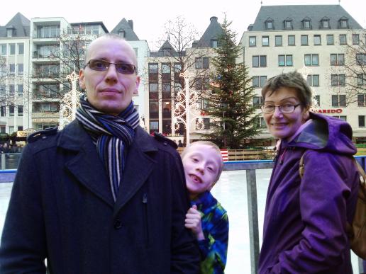 Kölner Weihnachtsmarkt am Alter Markt in 2015 mit Timo, Marlon u. Mutter