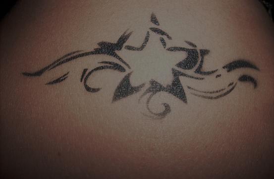 Mein erstes "Tattoo" - ein Airbrush-Tattoo mit nur einer Woche Haltbarkeit...  