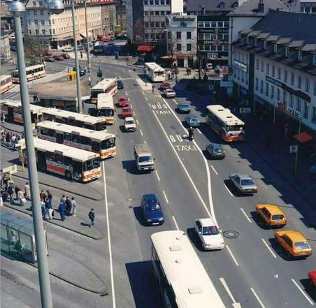 Alter Bahnhofsvorplatz mit dem Busbahnhof