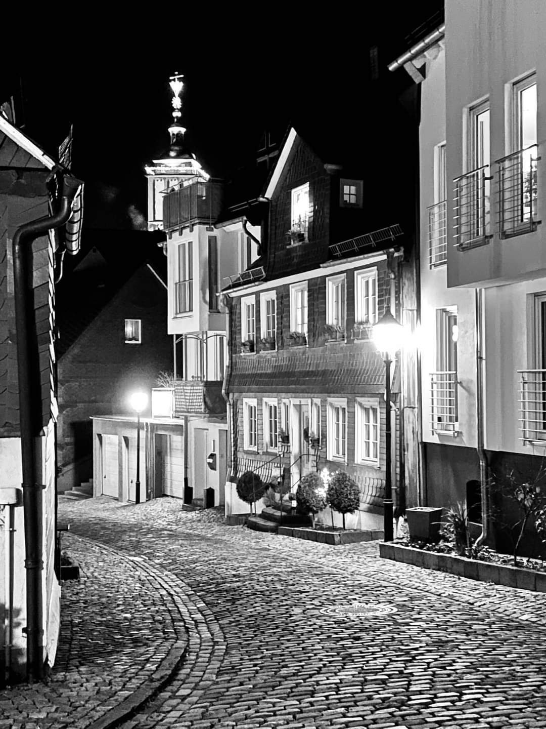 Altstadt by night in schwarzweiss
