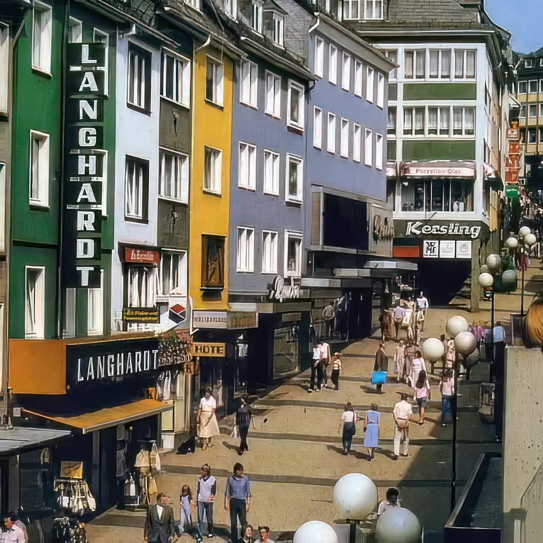 Kölner Straße (Fußgängerzone) hoch zur Oberstadt