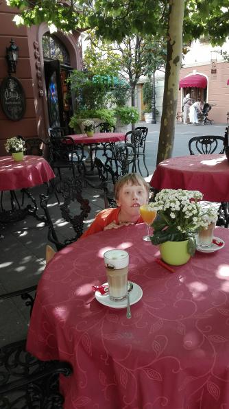 erstes Frühstück im Phantasialand