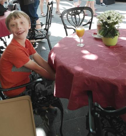erstes Frühstück im Phantasialand