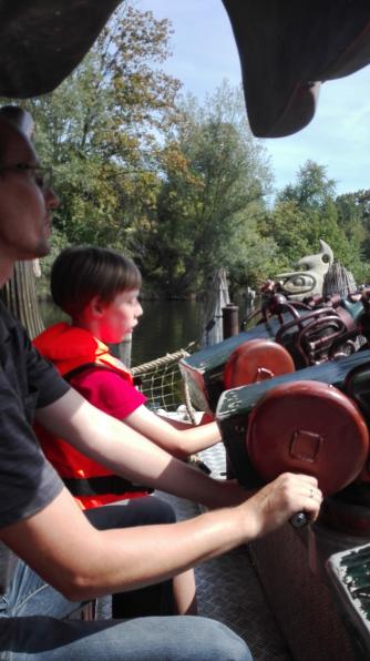 Bootsfahrt mit Wasserschussanlage