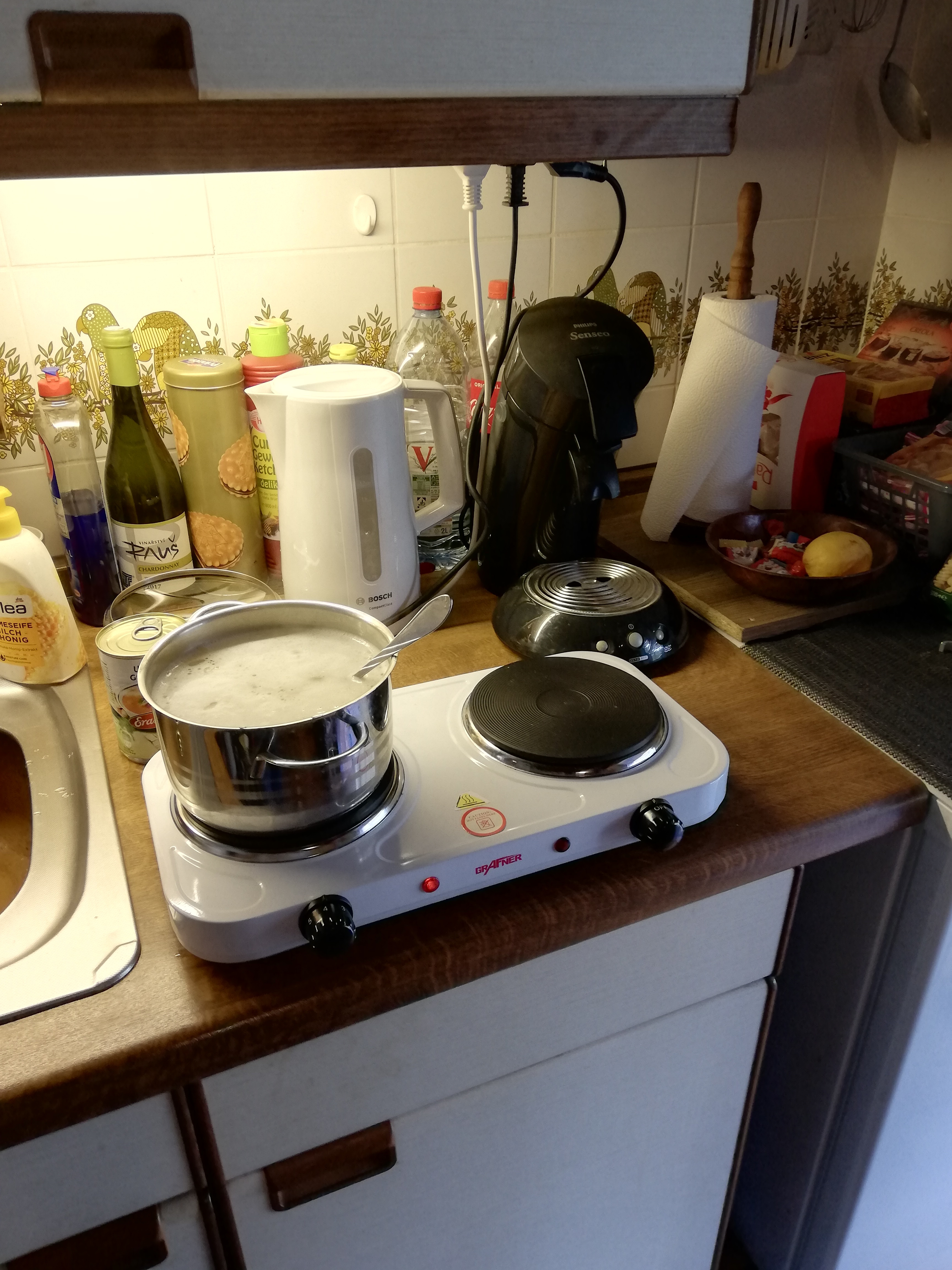 Nix zum Grillen gehabt (01.05 2020). Macht nix. Dann kochen wir Nudeln mit ungarischer Gulaschsuppe als Soße.