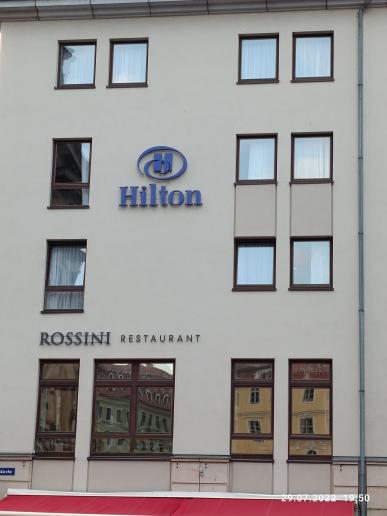 Hier durfte ich zweimal inkoknito übernachten -Hilton Dresden