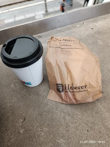 Gefechtsfrühstück am Bahnhof Dresden am Sonntag morgen