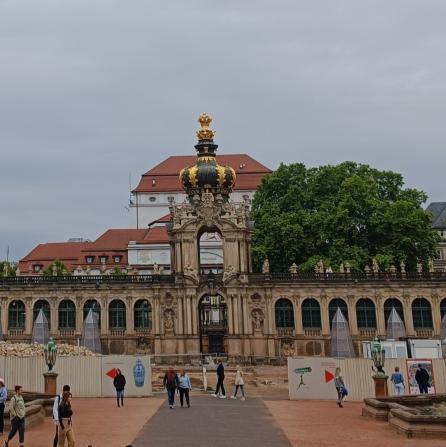 im Zwinger (leider mit Baustelle)