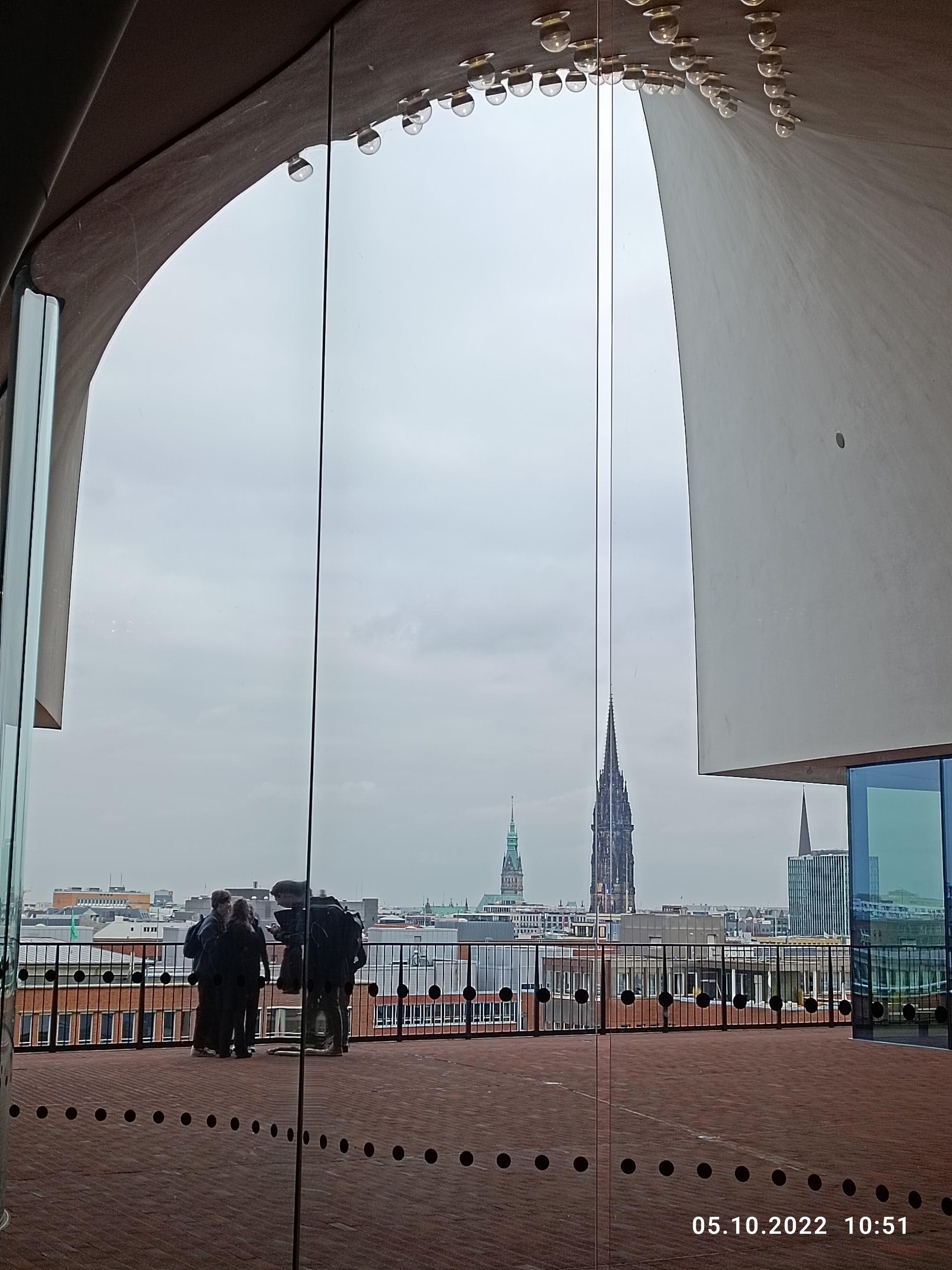 In der Elbphilhamonie - mit Blick auf den Balkon