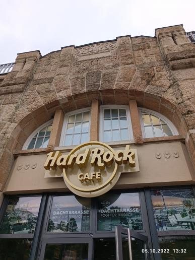 Es gibt ein Hard Rock Café an den Landungsbrücken