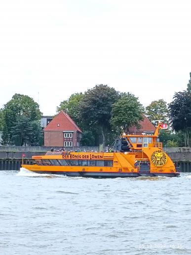 Zurück sind wir wieder mit der Musical-Fähre rüber zur Hafencity/Landungsbrücke