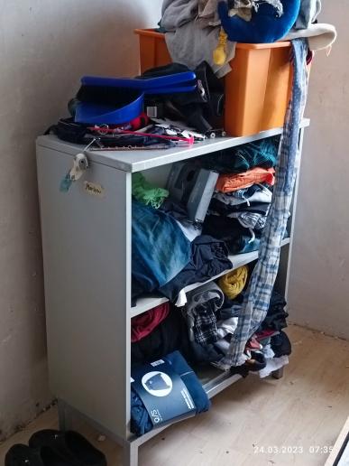 ... noch ein provisorischer Kleiderschrank