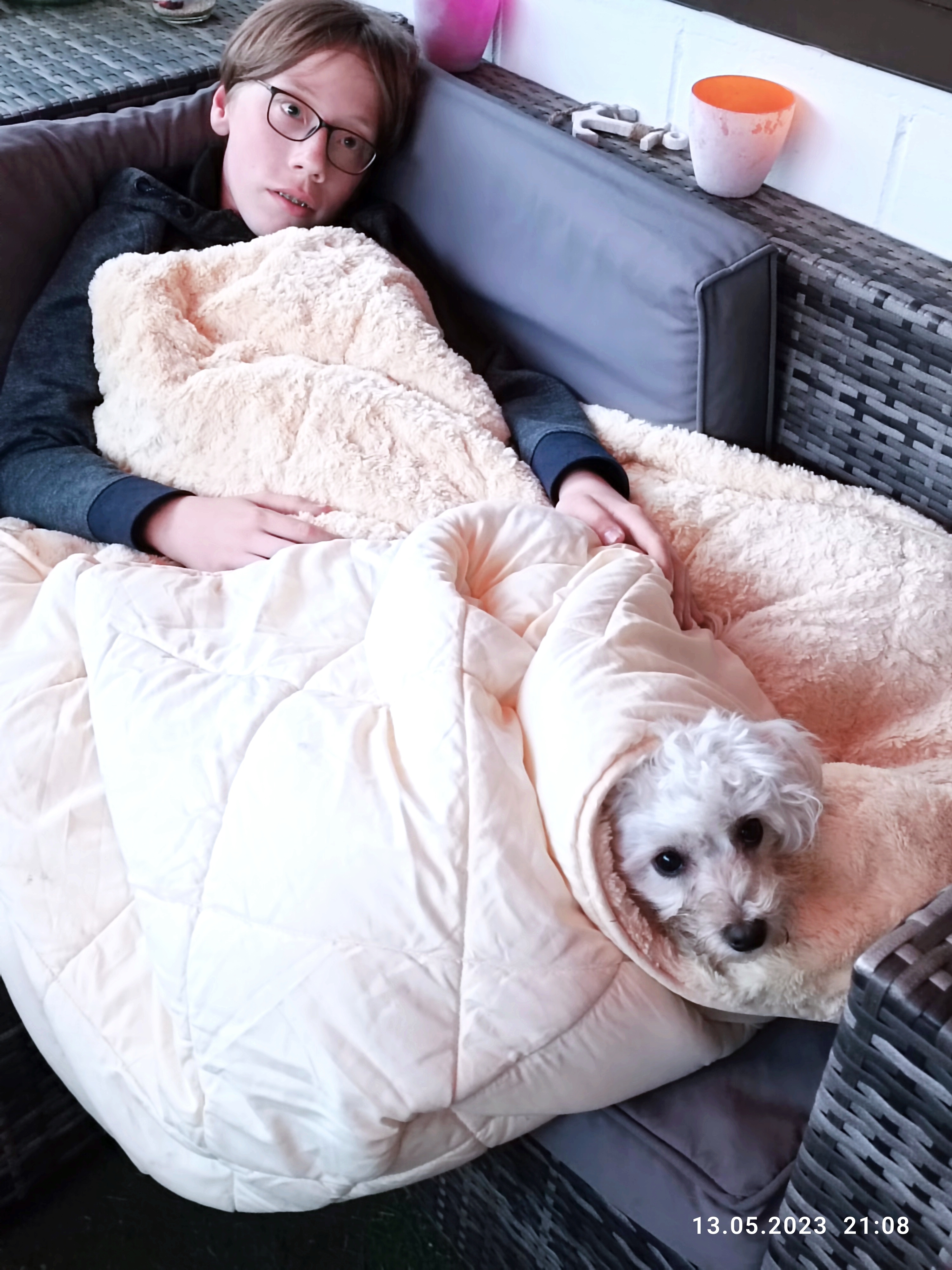 Marlon und MiniMae unter der Decke