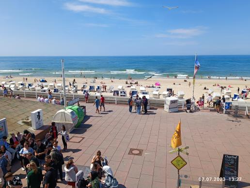 Blick von der Aussichtsplattform am Strand