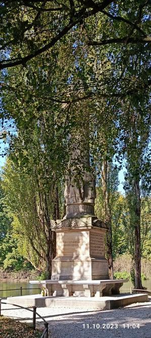 Denkmal im Englischen Garten