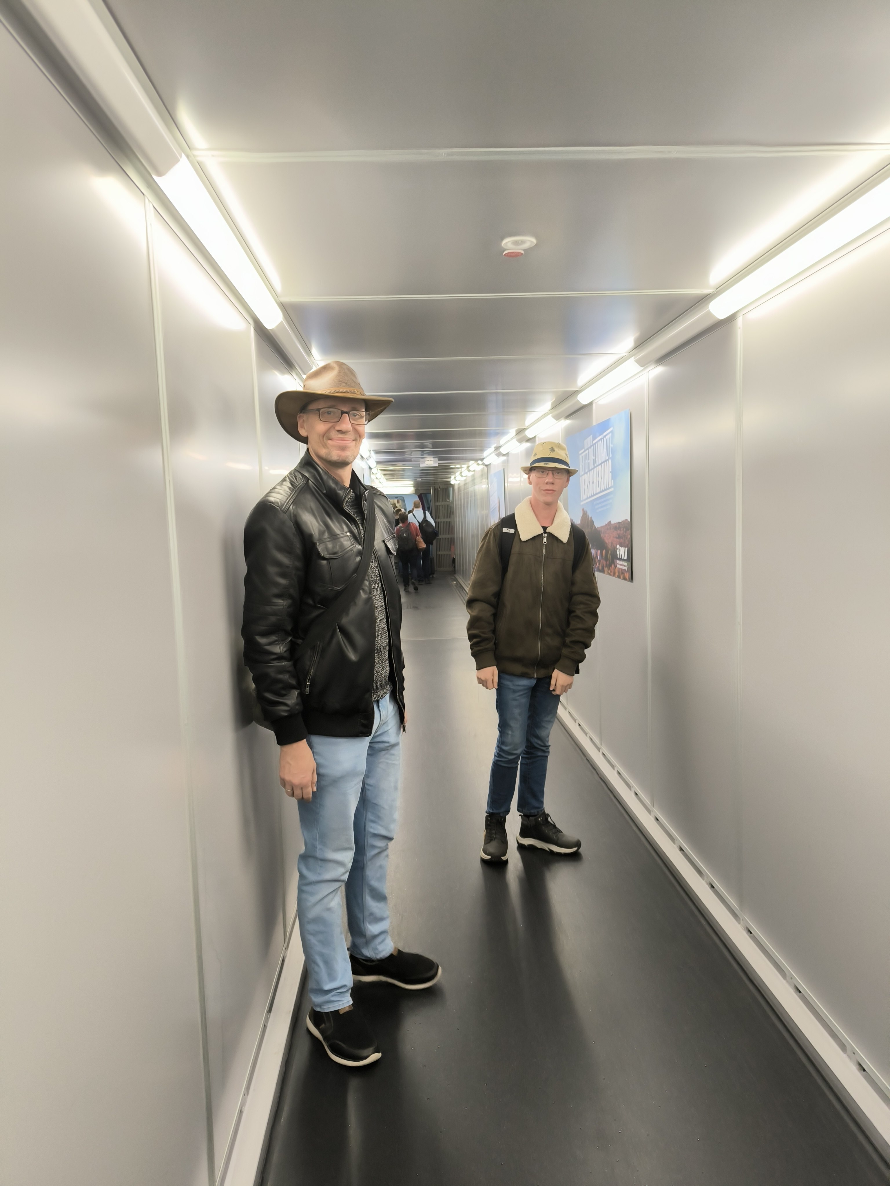 Auf geht's ins Flugzeug!🥴
