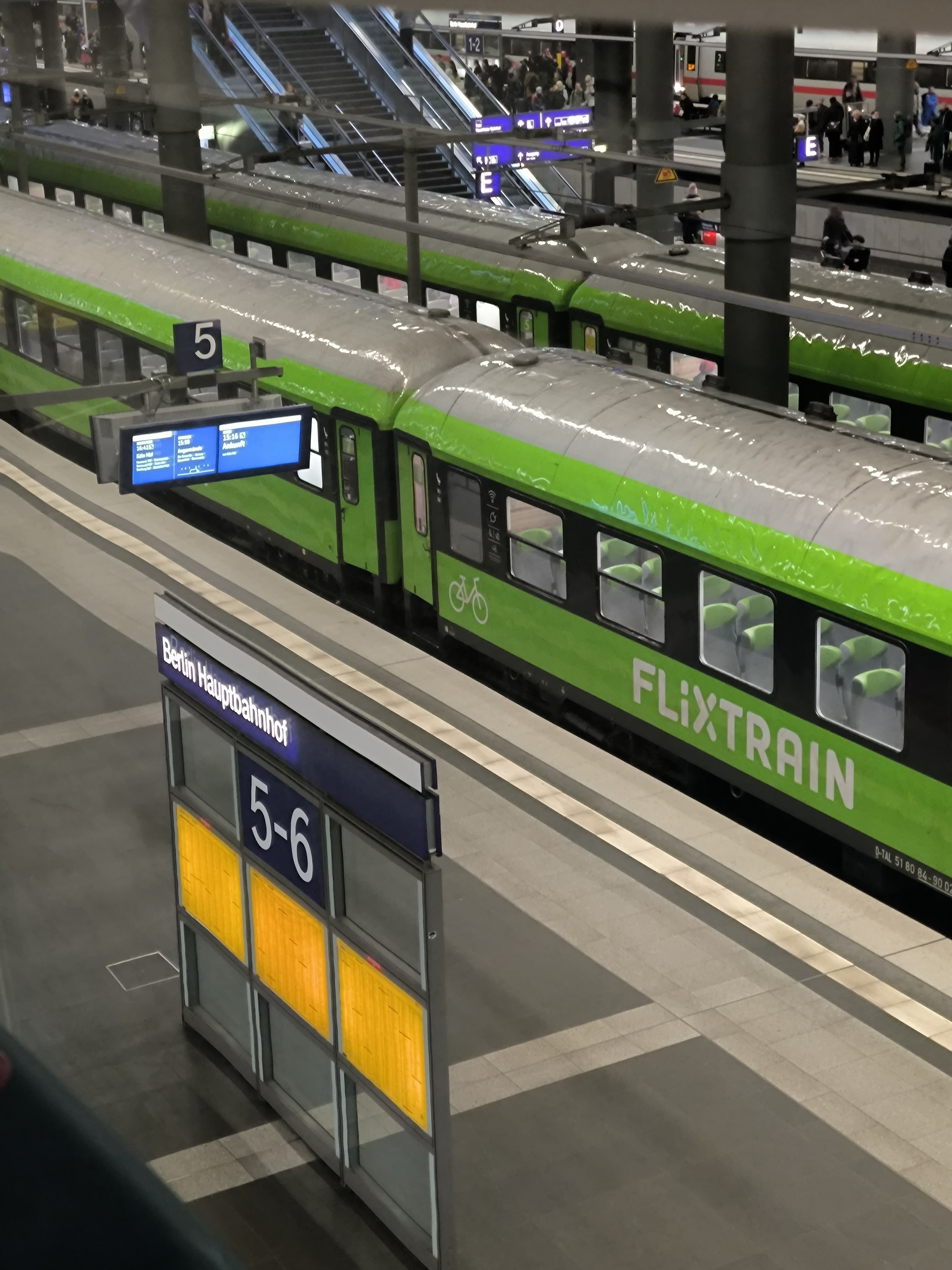 Unseren Flixtrain von oben beobachtet