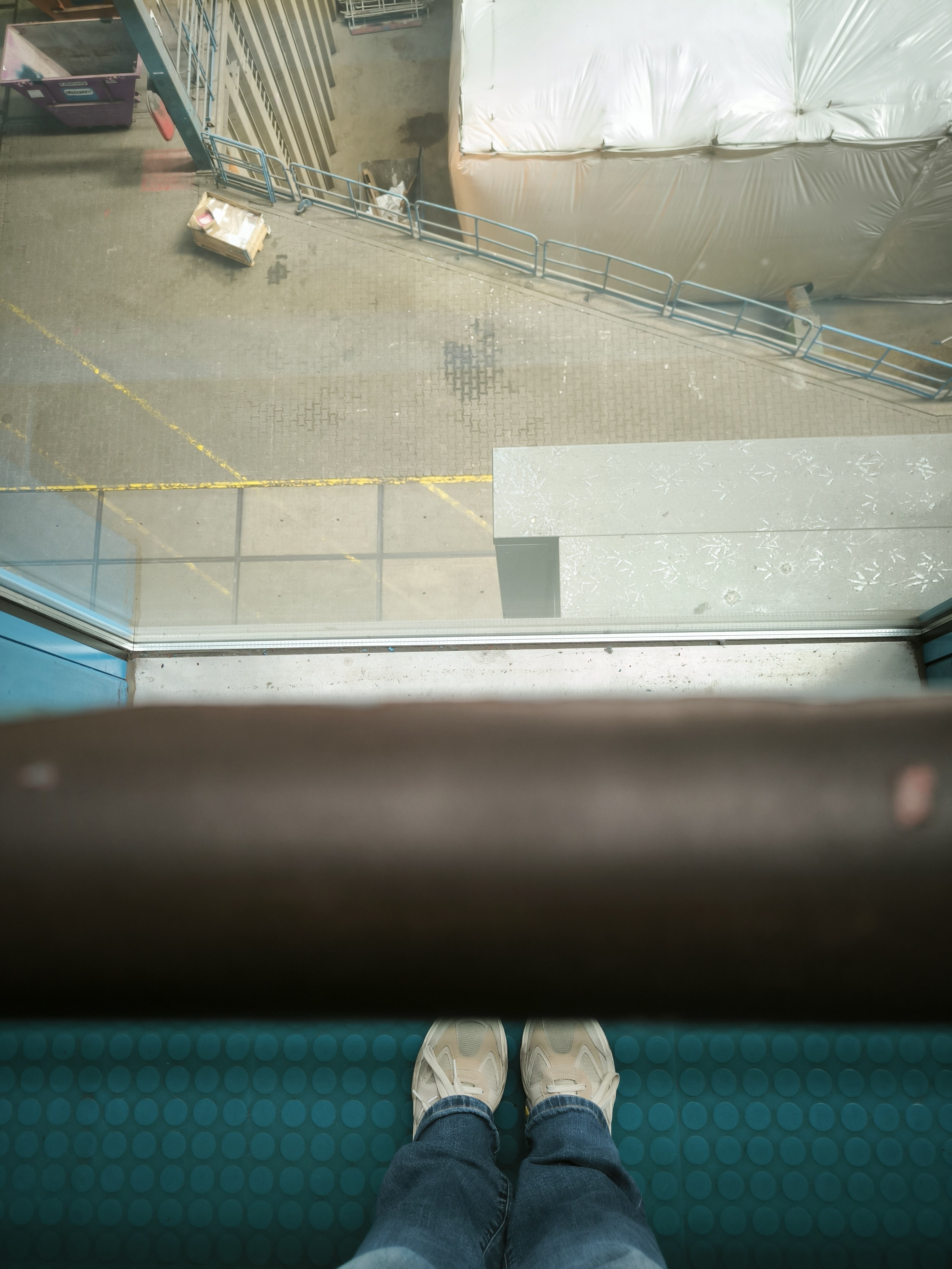 Blick nach unten in die Halle⬇️