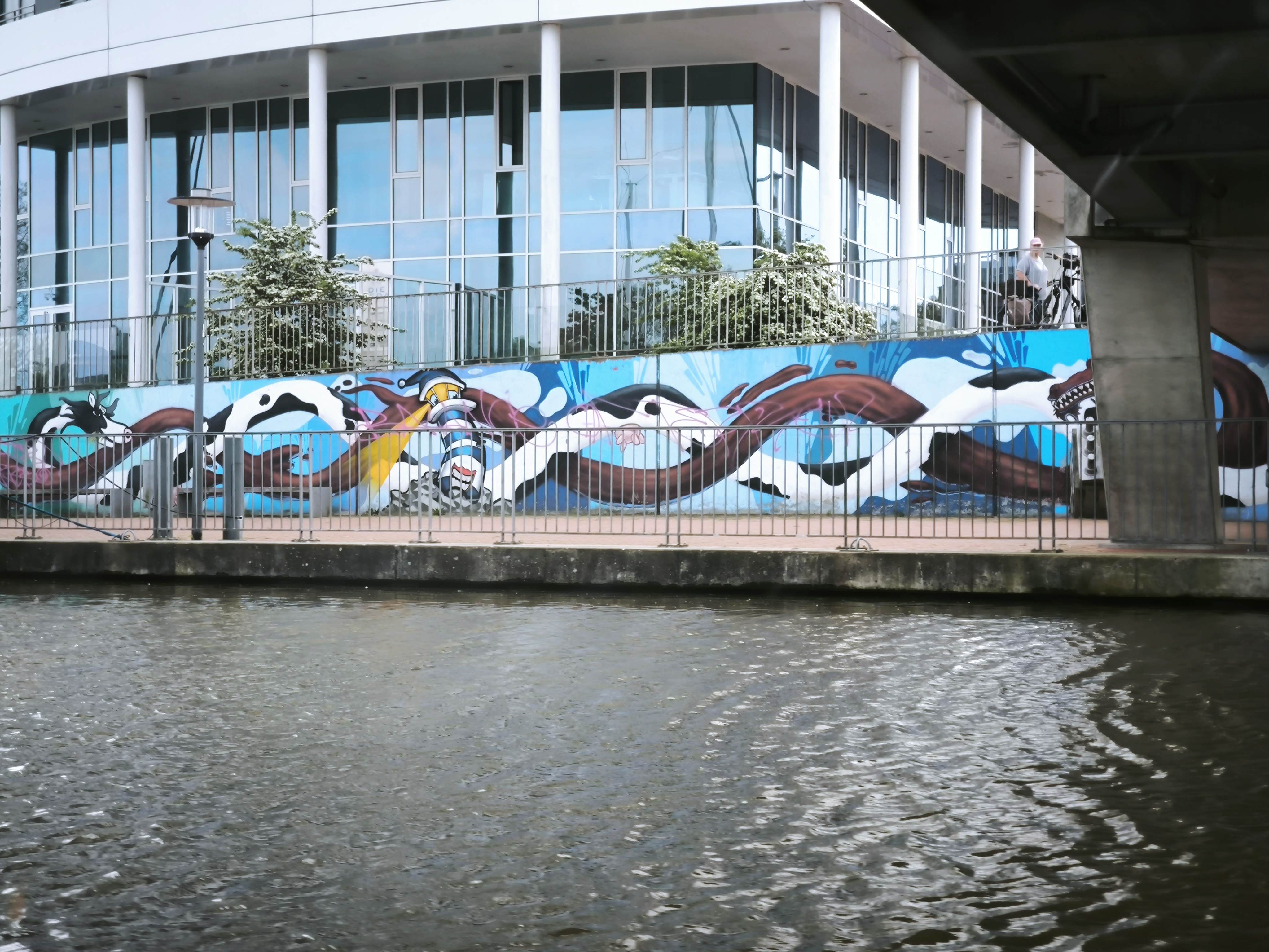 Graffiti-Kunst spiegelt die Symbole von Leer wieder