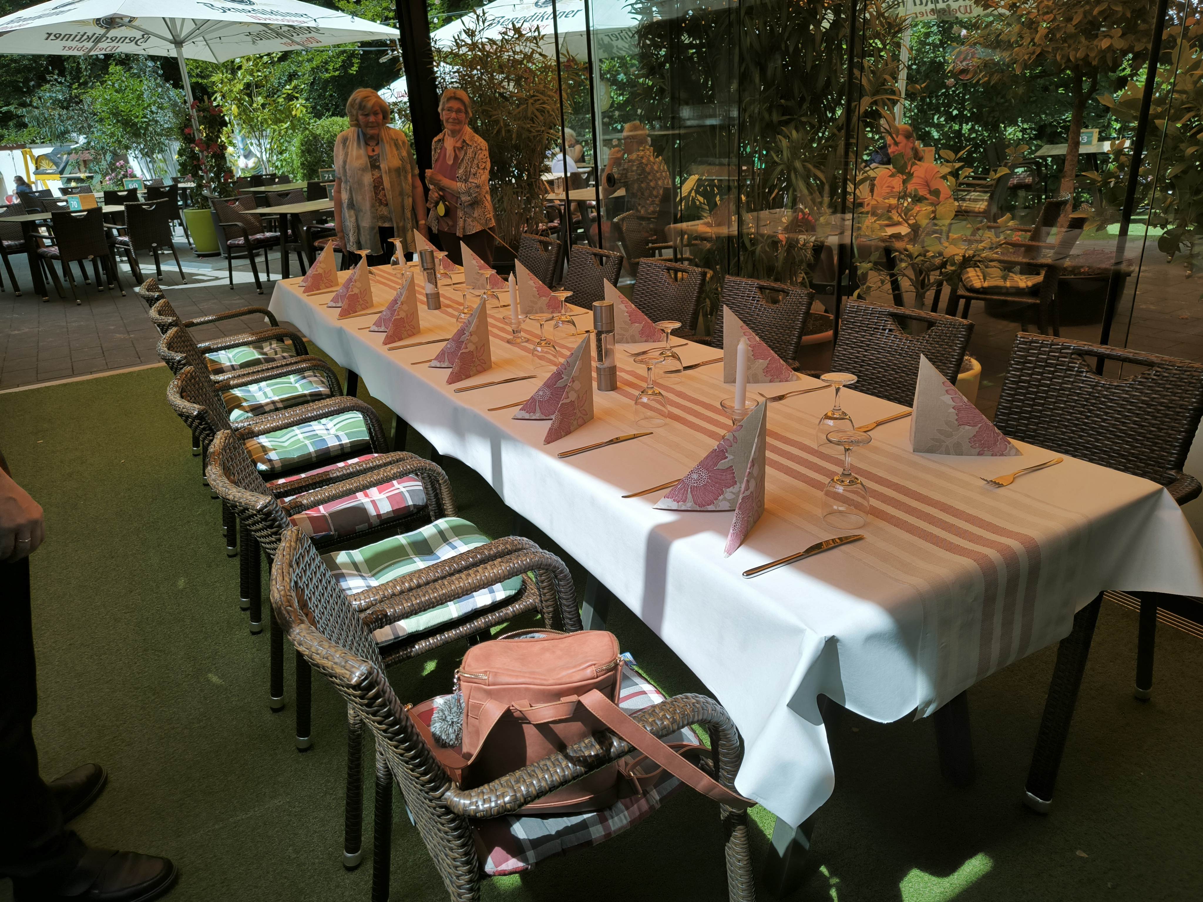 Unser Tisch im Wintergarten