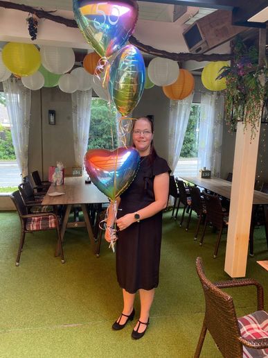 Nur mal kurz ein Foto mit den Ballons und mir machen wollen... 🙈😂