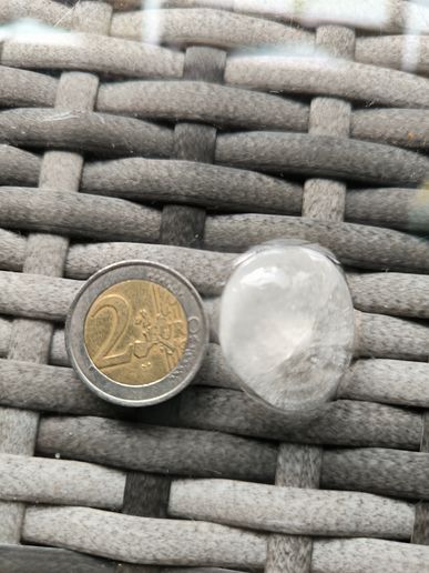 Größenvergleich mit 2€-Stück 😉