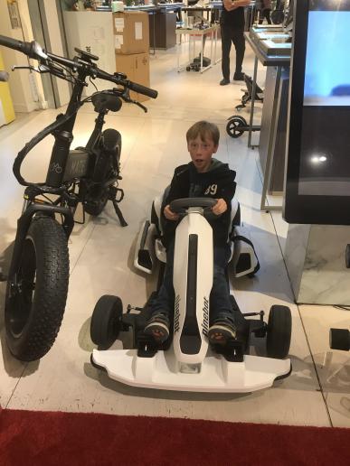 im KaDeBe ein Gokart entdeckt - nur schlappe 300€