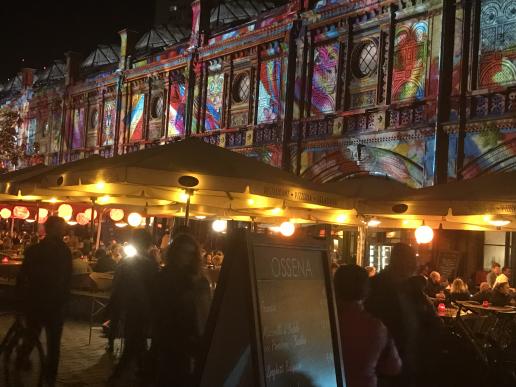 Hackscher Markt by night im Rahmen des Lichterfestivals 2019 - sehr leggeres Essen