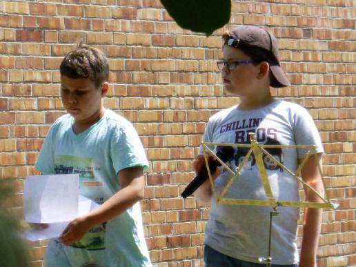 Max und Sören, die beiden Schüler haben die Klasse verlassen!