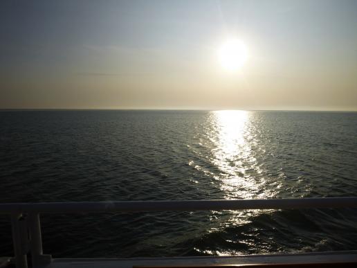 Auf'm Schiff... Sonne geht auf...